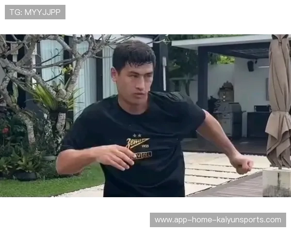 比沃尔备战三番战，全程高强度陪练引关注