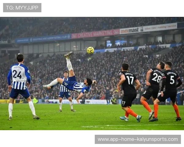 前锋倒钩空中美技入选周末精彩榜,震撼全场!