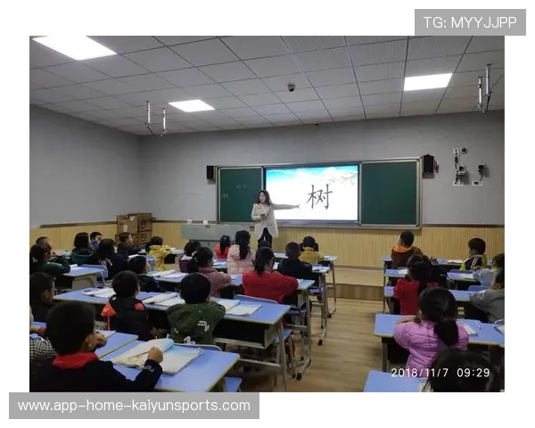 贝纳维德兹训练中勾拳爆发恐怖：极致力量的秘密之旅