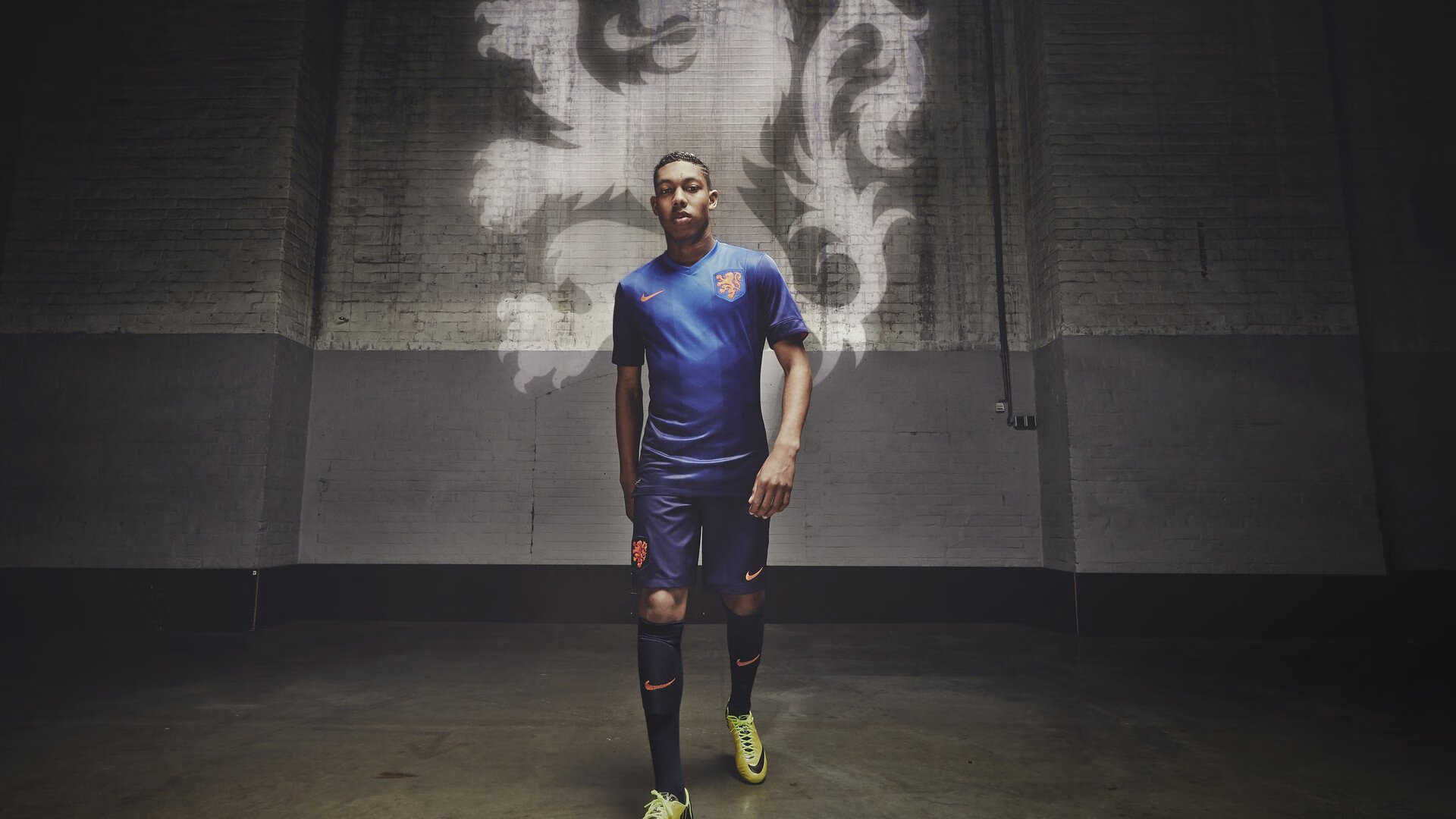 英超焦点战曼城3比1击败切尔西，德布劳内与哈兰德双星再次发光，英超史上最高薪!曼城强挖哈兰德 或送上60万镑周薪